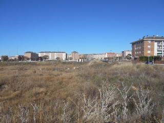 Residential Plot in Enrique granados. Lote de 3 suelos urbanos consolidados