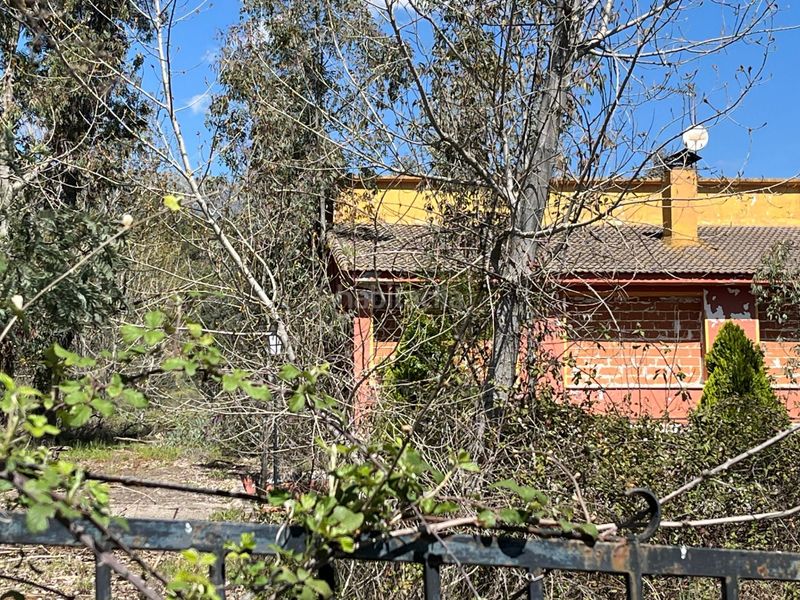Foto ebc7f40a-1a91-4ff7-a719-09d6d052ca82. Finca rústica en parcela 189 189 terreno con edificacion en Casavieja