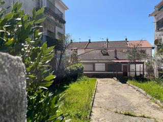 Maison à Sevilla 36. Parcela con casa