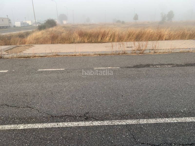 Foto cc81214a-f266-4f2b-a74e-bbbdab976109. Terreny residencial a Sónsoles Ávila