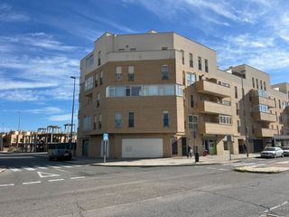 Local Comercial a Derechos humanos 23. Local comercial, garaje y trastero