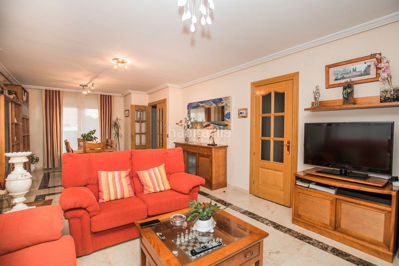 Foto 154d70f6-9781-4bc5-aec9-29919691321f. Casa in juan carlos i 29 in Hervencias Altas - El Pinar Ávila