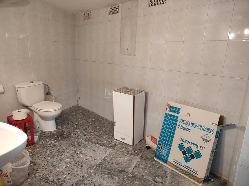 Foto 9a265d46-f2e9-4556-92ea-655b2403cf06. Local comercial en carrer del llorer 37 oportunidad local en venta en Les Planes!! en Hospitalet de Llobregat (L´)