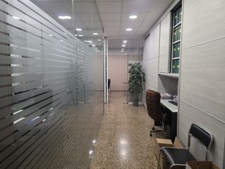 Location Bureau à Avinguda de la ciutat de l'hospitalet 5. Espectacular local en alquiler!!!