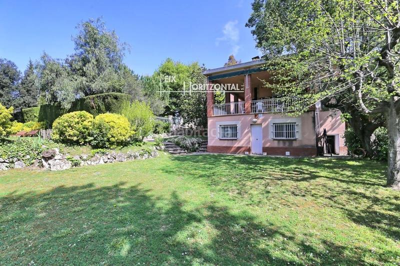 Foto ab27e8c0-e5b4-432b-993c-7bd7b1a0c68b. Chalet mit heizung parking pool in Bellaterra