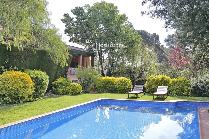 Foto e2bd3e73-6b4d-4aa7-ac3b-1bd1bcbde321. Chalet mit heizung parking pool in Bellaterra