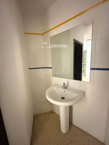 Foto f1bbf404-5a9c-42e7-a9e7-eac4613676f7. Alquiler local comercial local en alquiler en el corazón en Barberà del Vallès