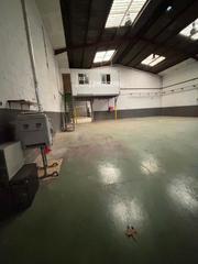 Lloguer Nau industrial  Vic. Nave de alquiler en poligono pla de la bruguera de 474m2 en cast