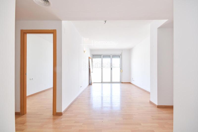 Foto 5d33edfd-65f6-45e9-89cd-60d9c598c331. Pis amb calefacció aparcament a Montornès del Vallès