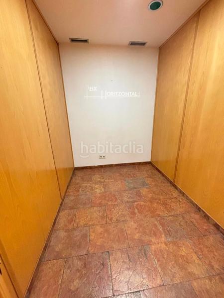 Foto 0c37ee2b-28bd-42d5-9cab-869686ab7f99. Location local commercial dans Centre Sabadell