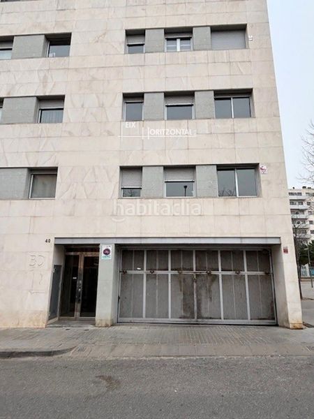 Foto e668cc68-65ec-48c0-89a9-ce15cce9e02e. Aparcament cotxe a Centre Sabadell