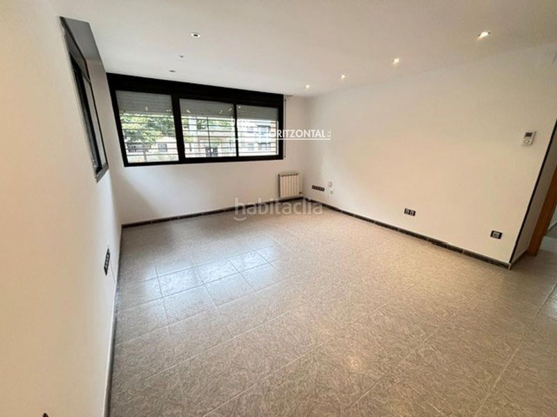 Foto 7c28cc32-c6ae-44b6-b23e-baed0583944e. Rent flat with heating parking in Gràcia Sabadell