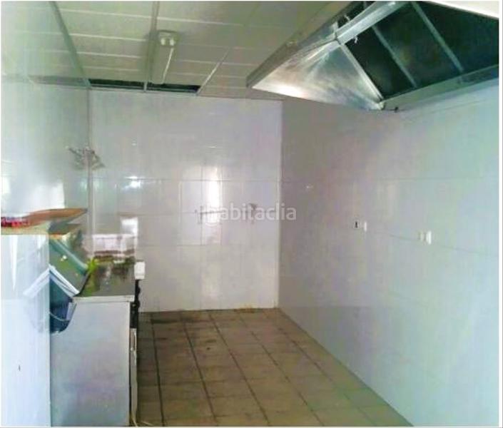 Foto 0a5b1069-1298-4184-aeb7-900efd6f81a8. Local comercial a avenida del deporte 4 a Islantilla golf Islantilla