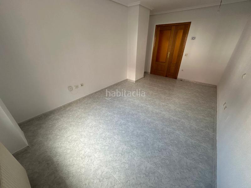 Foto c22878b9-fa7a-47fa-afc5-f319351f3a51. Piso casalia presenta: piso en venta en urbanización rigoberta menchú en Parla