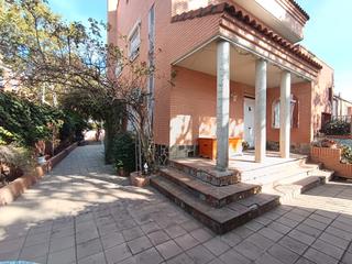 Doppelhaus in Pintores-Ferial. Casalia presenta: chalet pareado de esquina en zona pintores-el