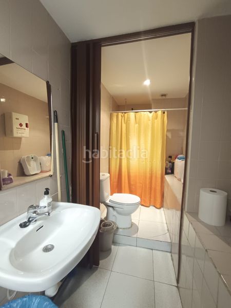 Foto d9152e66-d5ca-4973-8d97-5eac6e3fa2a7. Local comercial a Reyes Parla