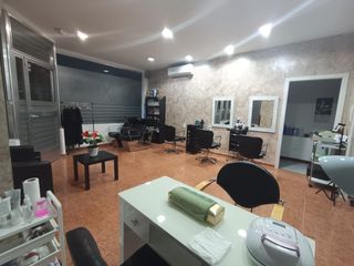 Alquiler Local Comercial en Reyes. Casalia presenta: espectacular local en alquiler en parla – zona