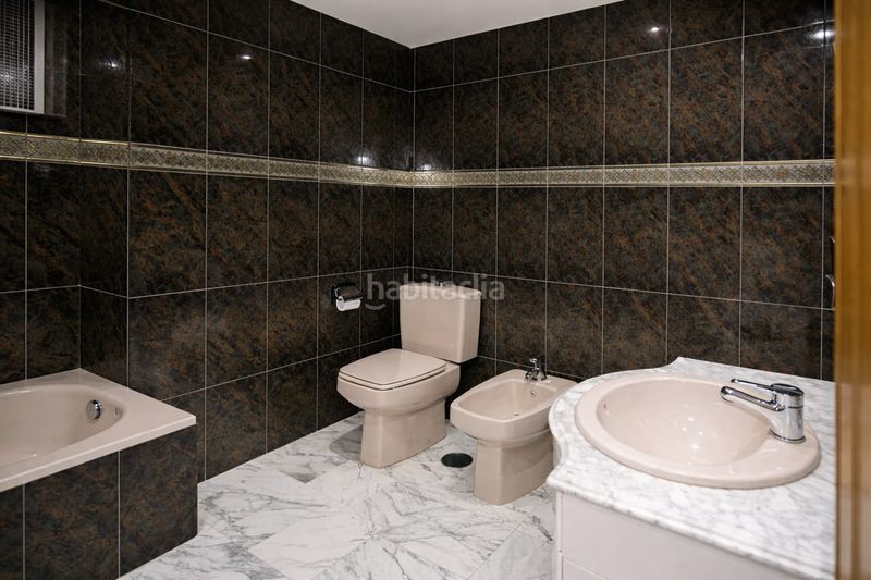 Foto 6300831d-88a1-480f-948a-2b4834bf98fd. Edifici a Calle Pinto-San Roque Parla