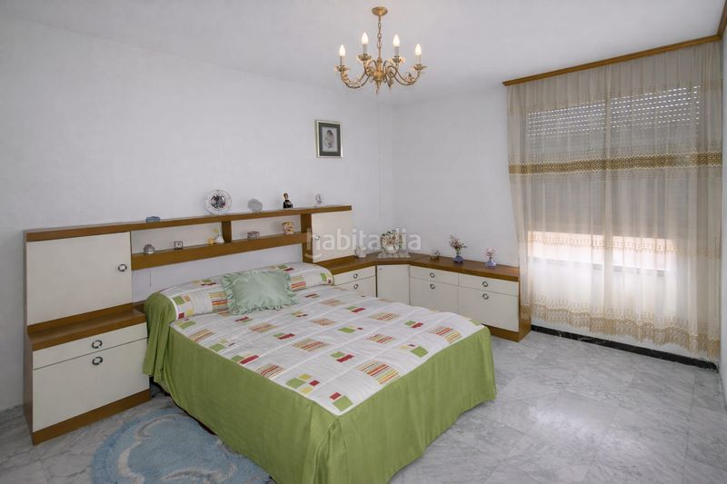 Foto b7814b4d-de7f-48e0-a132-2db5740acab3. Edifici a Calle Pinto-San Roque Parla