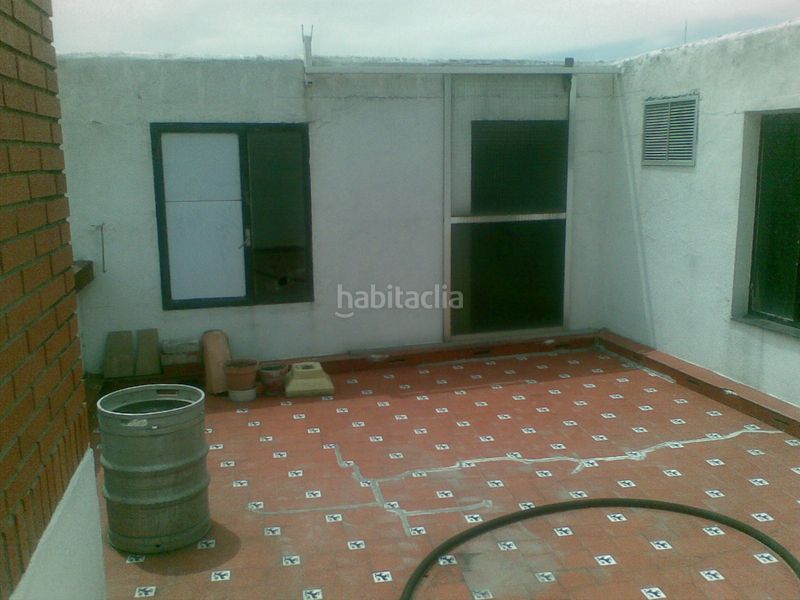 Foto b9ae2e4b-091f-4e3f-b139-8d8e68387c81. Edifici a Calle Pinto-San Roque Parla