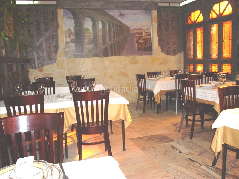 Foto fd7c11f0-c86a-40b0-9992-e8e4dd22737d. Edifici a Calle Pinto-San Roque Parla