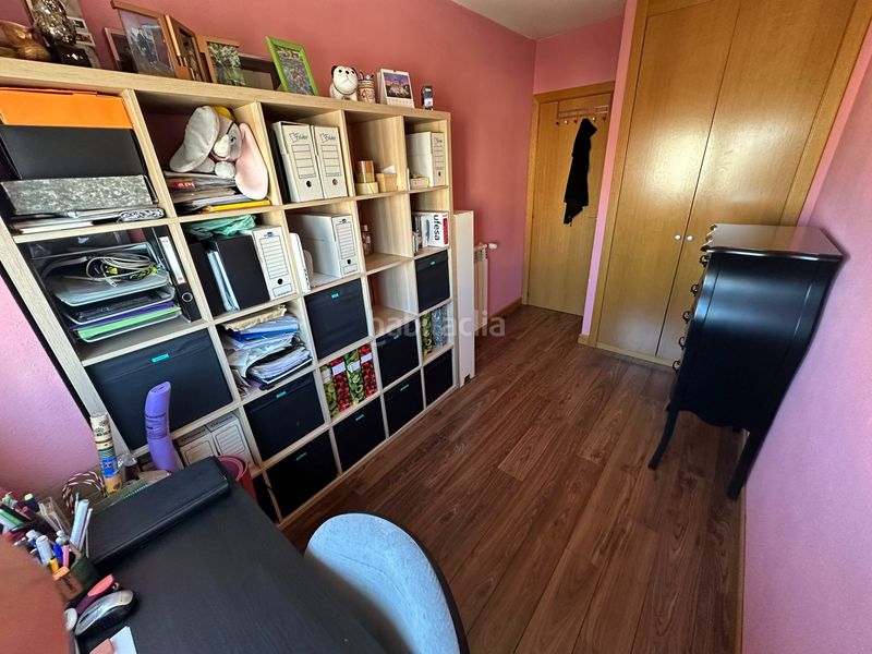 Foto 12a49961-5ade-4b68-abd6-c7033cb1f894. Piso casalia presenta piso seminuevo este en Parla este Parla