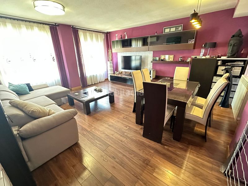 Foto 4940e779-6d46-4549-95f5-f99fb31db77e. Piso casalia presenta piso seminuevo este en Parla este Parla