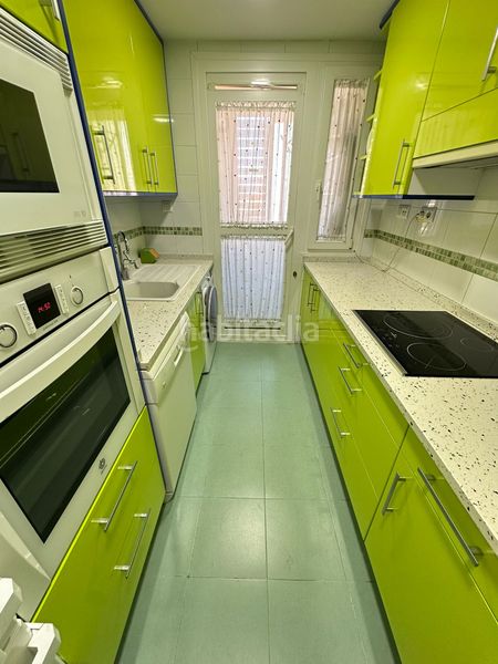 Foto 4c883099-dc0e-4c59-b945-aee08fc92096. Piso casalia presenta piso seminuevo este en Parla este Parla