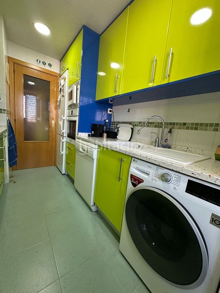 Foto b79cdc84-69b2-42b1-a124-54cd510b9362. Piso casalia presenta piso seminuevo este en Parla este Parla