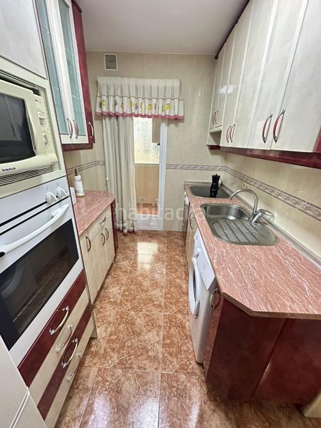 Foto 8887218d-8baf-4de9-a4c8-213c7aad70d8. Pis amb calefacció a Reyes Parla