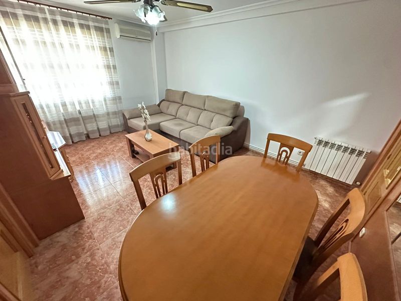 Foto 9b60e22b-5091-4c83-b061-f86e2262da19. Pis amb calefacció a Reyes Parla