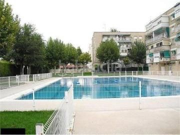 Foto 9f5f566f-f7b9-40a1-adbb-b96cfbbb79f2. Pis amb calefacció piscina a Fuentebella-San Fermín-El Leguario Parla