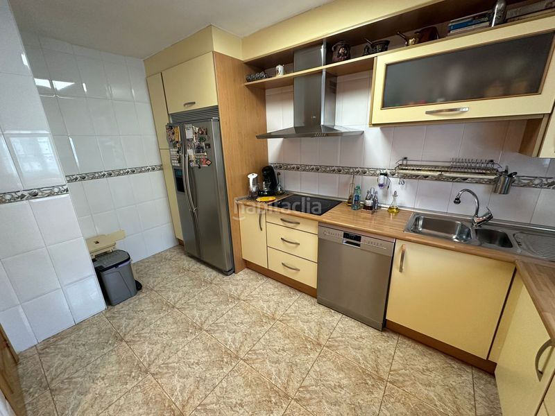 Foto eabaf900-e38a-42a9-bf52-f53c2319c288. Casa adossada amb calefacció aparcament piscina a Parla