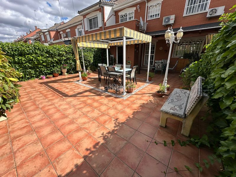 Foto fa40887e-ea03-456d-a17f-e73e2e8505d7. Casa adossada amb calefacció aparcament a Las Américas Parla