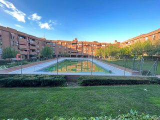 Piso en Villayuventus-Renfe. Casalia presenta: vivienda en urbanización privada con piscina y