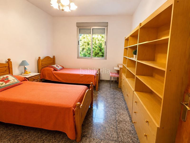 Foto cfc12a19-b3fa-4750-8655-52c6c28d18d0. Xalet amb xemeneia aparcament a Palomeque
