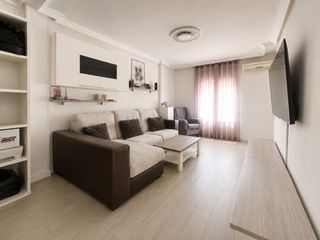 Appartamento in Reyes. Casalia presenta: vivienda reformada con terraza, lista para ent