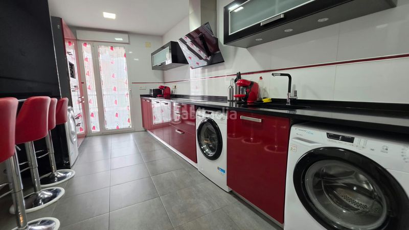 Foto 0dca8333-320e-40e1-8abd-6845fcbec82e. Casa amb calefacció aparcament a Centro Parla
