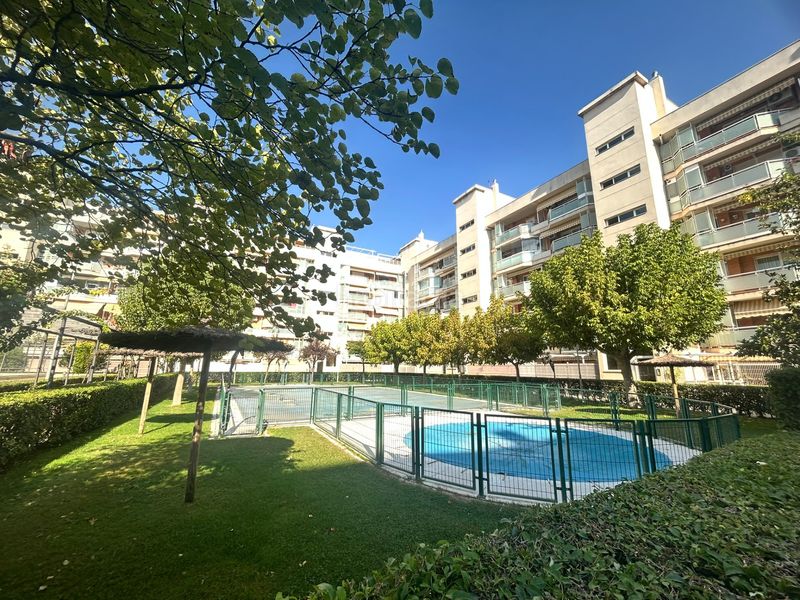 Foto 657a2475-06fb-41c1-93ac-cde572db88f2. Etagenwohnung mit heizung pool in Laguna Park Parla