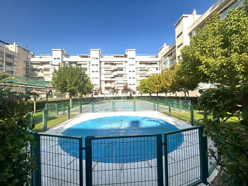 Foto b4834594-642b-4ccc-bb6e-864289c808ee. Etagenwohnung mit heizung pool in Laguna Park Parla