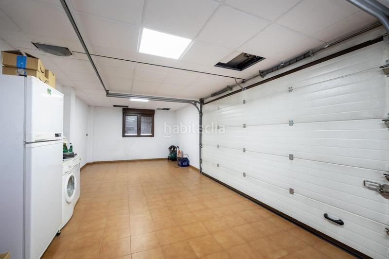 Foto 72fd0518-fa64-4faa-998f-f8cb8e8a6ffc. Chalet con riscaldamento parcheggio piscina in Altos de la Zubia Zubia (La)