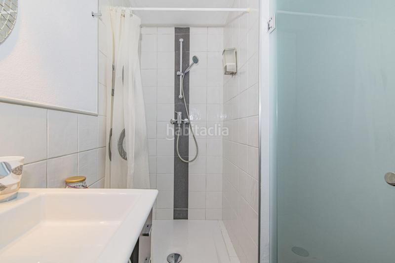 Foto d824d3d1-198b-4576-85e4-73826ad32e36. Semi detached house with heating parking in Centro - Sagrario Granada