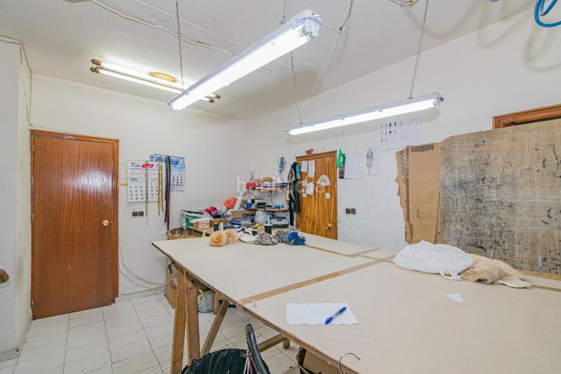 Foto 9ecebff5-5653-4cbf-8380-c87fbf7043c1. Local comercial a calle poeta manuel gongora a Cervantes Granada