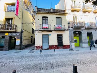 Casa aparellada  Calle real. Gran casa para reformar o tirar en pleno centro del pueblo