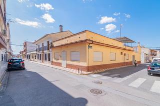 Casa aparellada  Calle calderon. Pareada en albolote