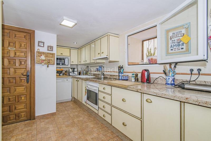 Foto b326233a-7f9d-4487-8973-c9ee941faf87. Semi detached house with heating parking in Centro - Sagrario Granada