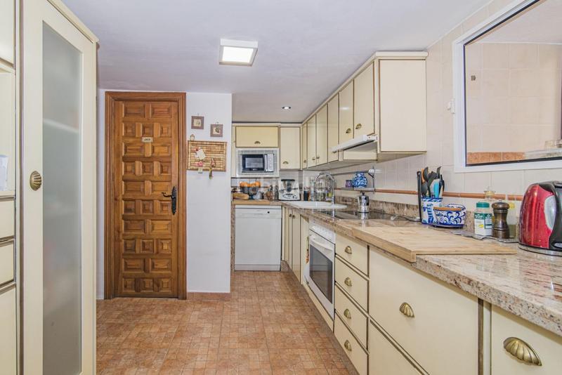 Foto cc8e95fb-4445-4c66-ab42-a82748771661. Semi detached house with heating parking in Centro - Sagrario Granada