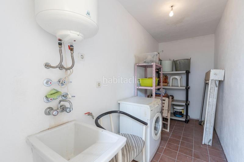 Foto 8b187871-9328-4b87-8966-48b130702875. Casa adossada amb aparcament a San Miguel Armilla