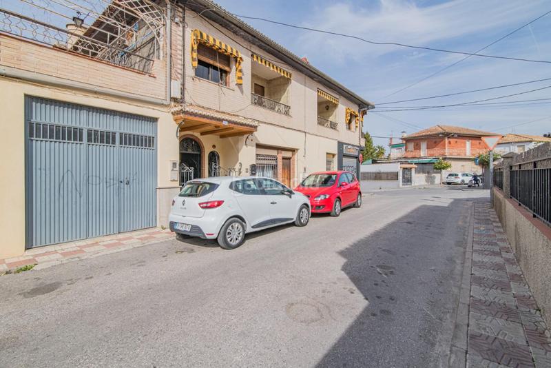 Foto 4f31209e-9d66-47d7-ab7e-eb86a479e346. Casa en malaga se pone a la venta casa local comercial nave en Zubia (La)