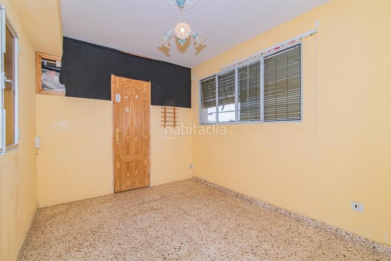 Foto a8718d6a-b6d7-4511-9659-d9dce85b90ca. Casa en malaga se pone a la venta casa local comercial nave en Zubia (La)